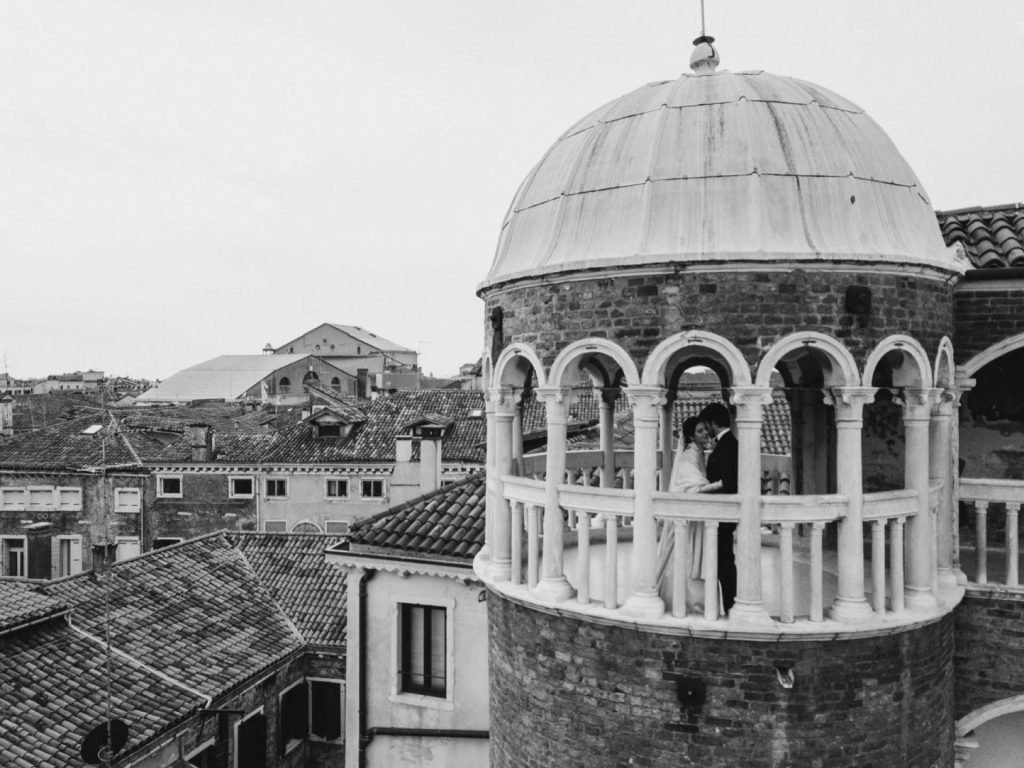 Wedding-in-complex-of-the-ospedaletto-venice