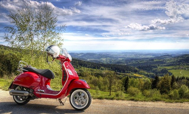 Vespa tour in Tuscany